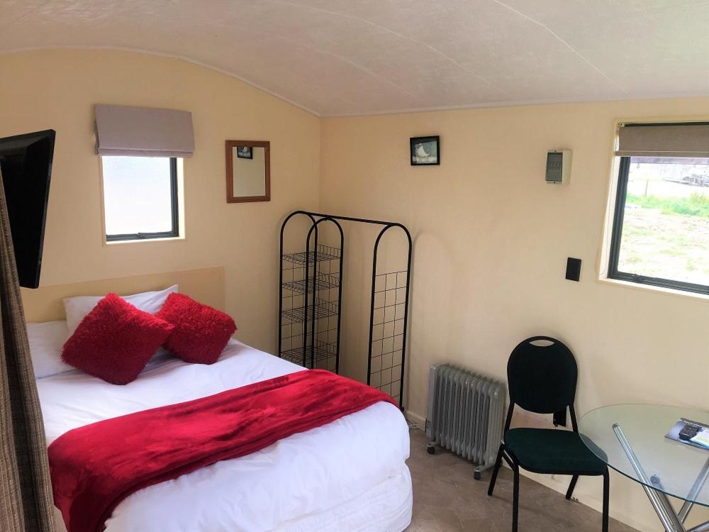 Otorohanga Kiwi Holiday Park Ngoại thất bức ảnh